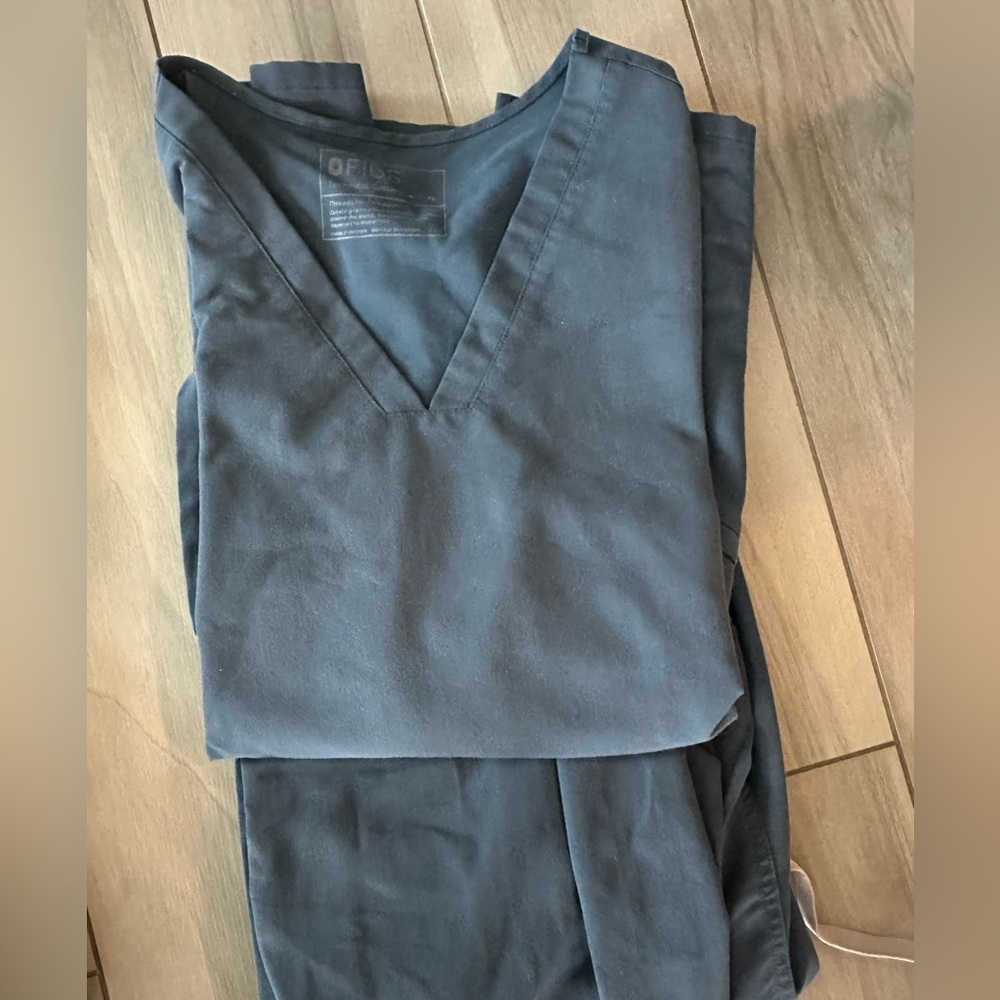 Figs scrubs
